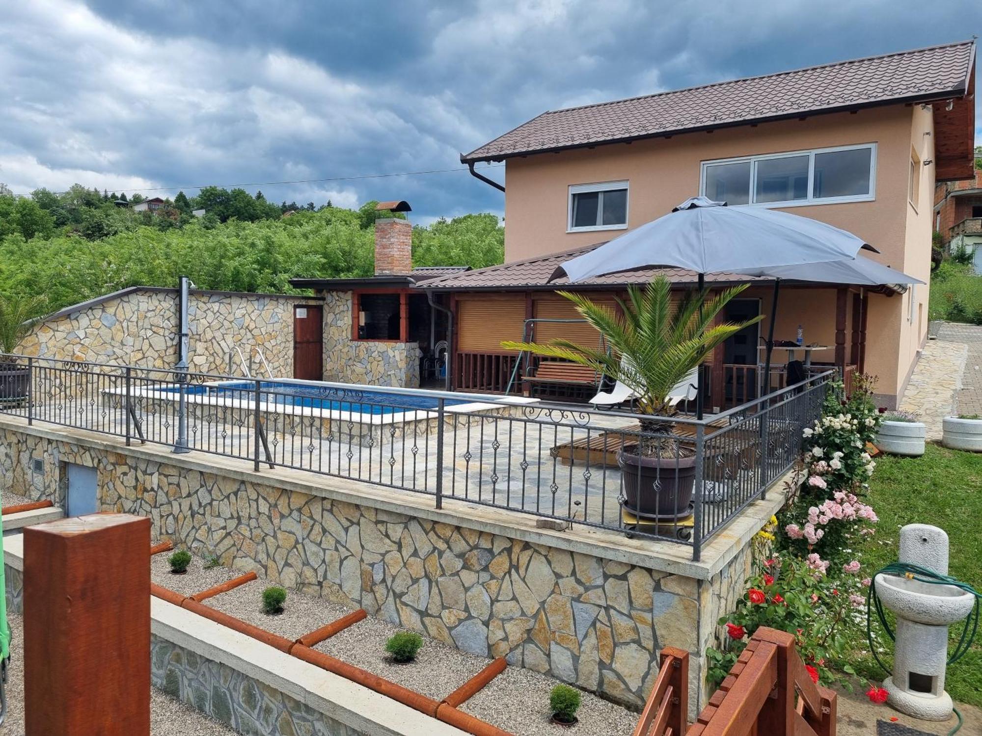 Pogled *